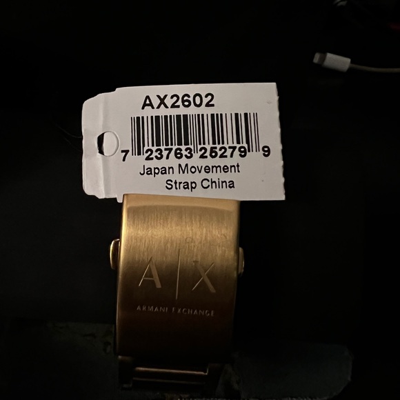 Gold Armani Exchange watch for men - Picture 6 of 6